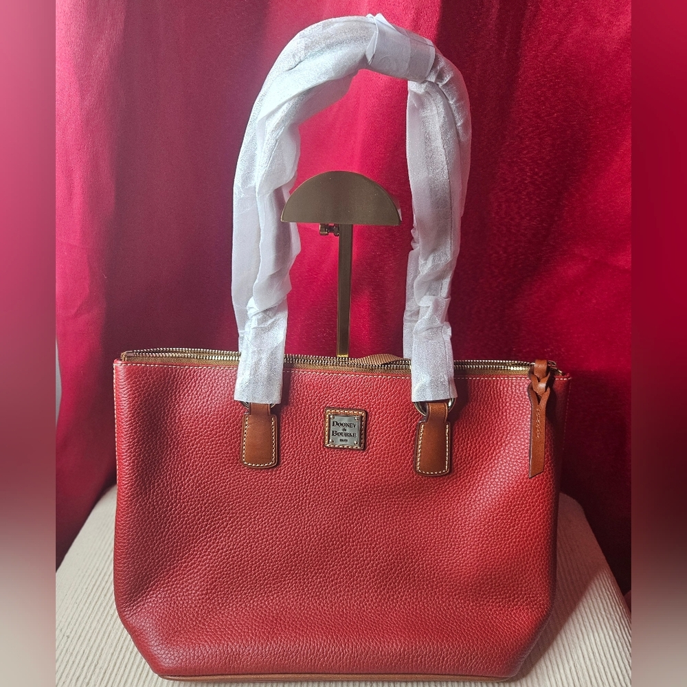 NWT Dooney & Bourke Pebble Grain Small Wren Zip Tote Red R2347